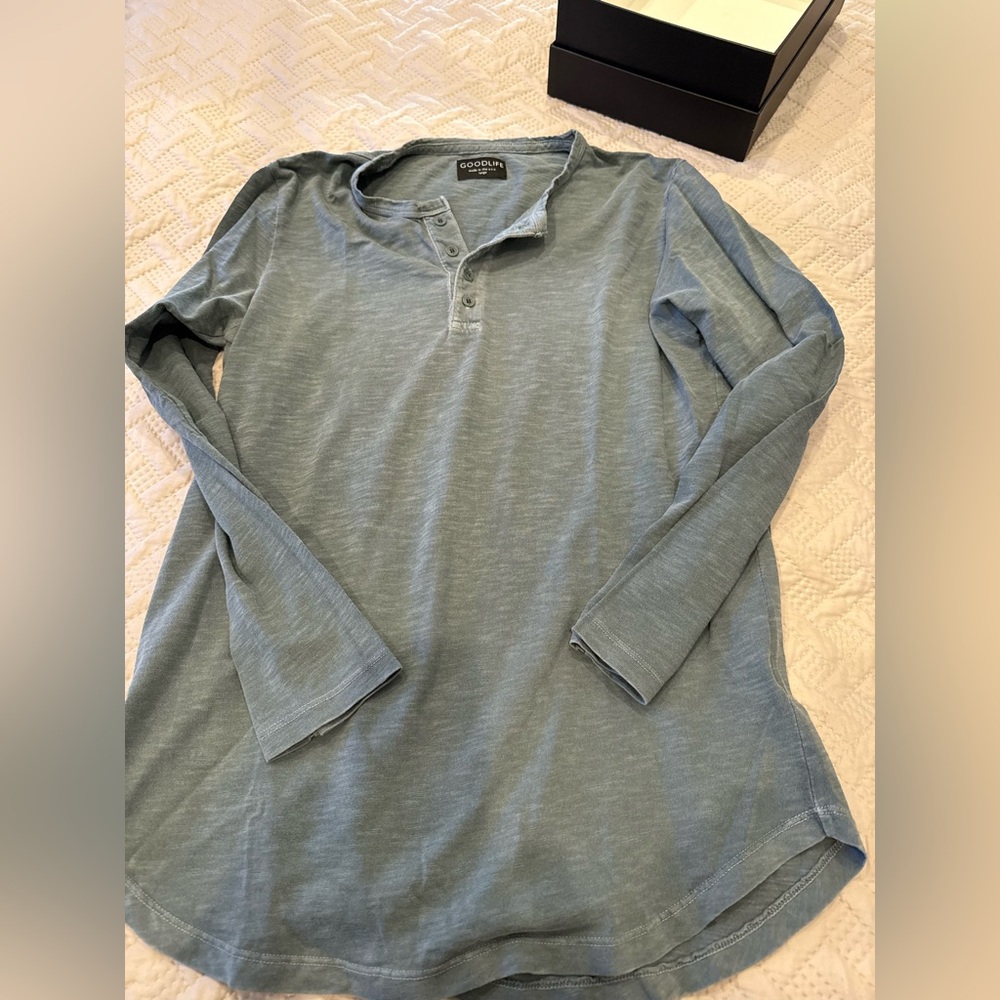 Goodlife Men’s Sage Green Long-Sleeve Henley Tee size large